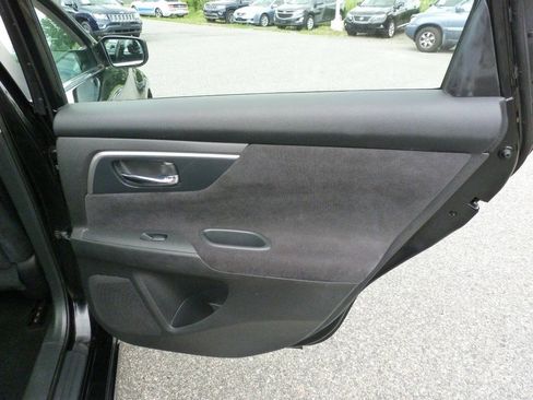Used 2013 Nissan Altima 2.5 FWD image 23