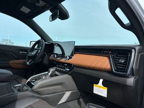 New 2026 GMC Canyon AT4 w/ AT4 Premium Package image 37