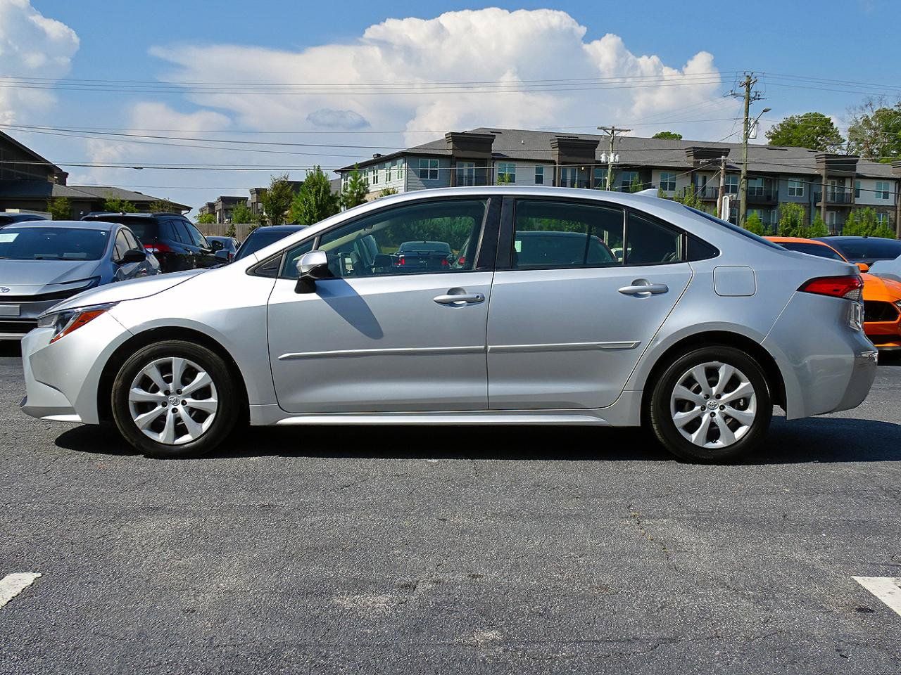Used 2021 Toyota Corolla LE FWD image 4