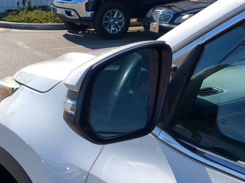 Used 2019 Toyota Highlander XLE image 14