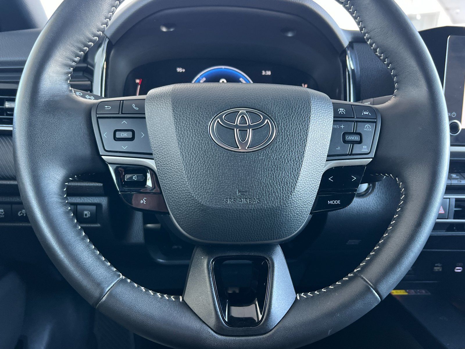Used 2025 Toyota Camry SE FWD image 22