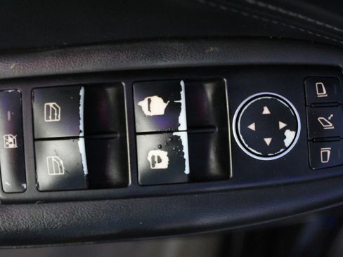 Used 2017 INFINITI QX30 Premium FWD image 30