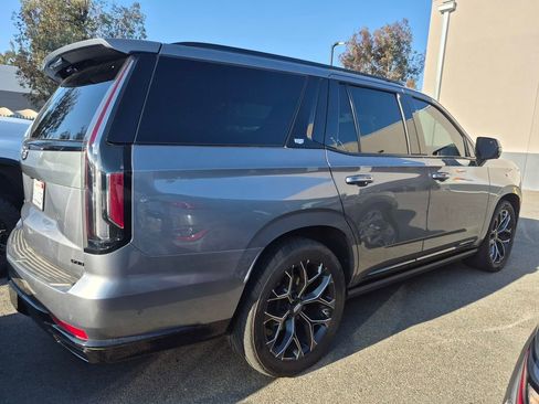 Used 2022 Cadillac Escalade Sport Platinum w/ Heavy-Duty Trailer Package AWD/4WD image 5