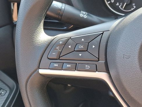 Used 2025 Nissan Sentra SV w/ Trunk Package image 17