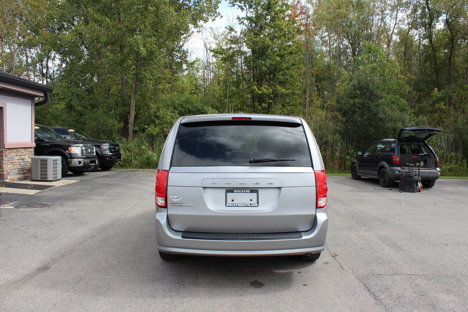 Used 2017 Dodge Grand Caravan SE FWD image 6