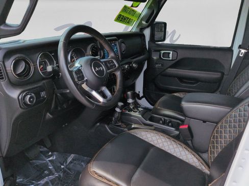 Used 2023 Jeep Wrangler Unlimited Sahara AWD/4WD image 14