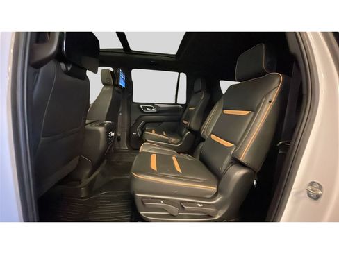 Used 2024 GMC Yukon XL AT4 w/ AT4 Premium Package AWD/4WD image 15