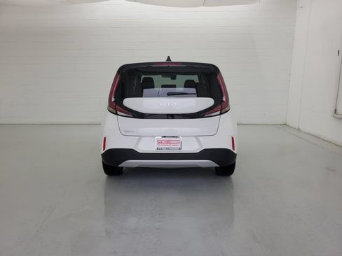 Used 2024 Kia Soul LX w/ Option Group 015 FWD image 6