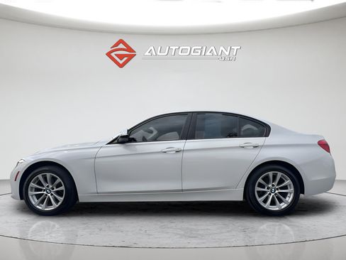 Used 2018 BMW 320i Sedan RWD image 3