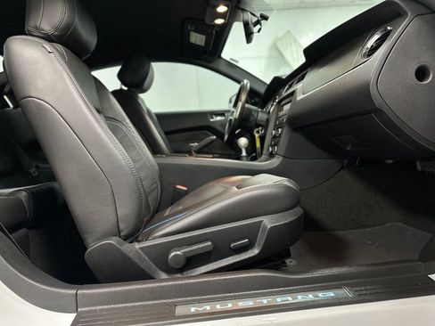Used 2014 Ford Mustang GT Premium RWD image 19