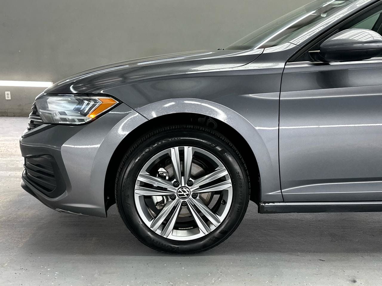 Used 2024 Volkswagen Jetta SE FWD image 5