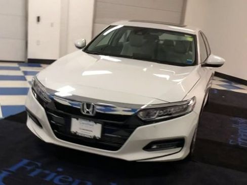 Used 2018 Honda Accord EX image 3