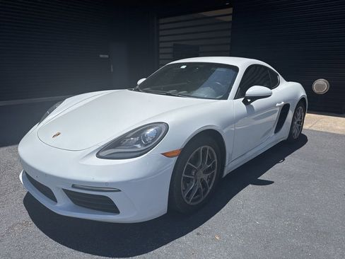 Used 2018 Porsche 718 Cayman RWD image 1