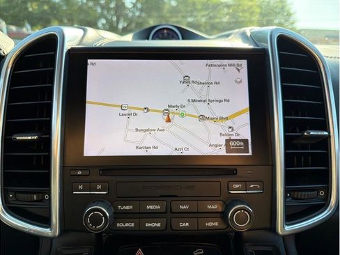 Used 2017 Porsche Cayenne S AWD/4WD image 19