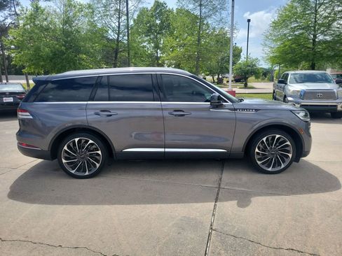 Used 2023 Lincoln Aviator Reserve w/ Equipment Group 201A image 8