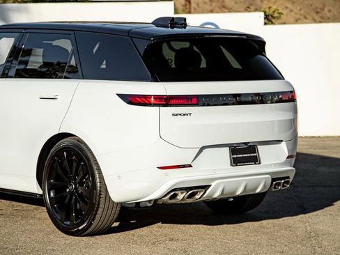 New 2025 Land Rover Range Rover Sport Dynamic SE AWD/4WD image 10