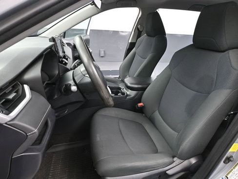 Used 2019 Toyota RAV4 LE w/ Carpet Mat Package AWD/4WD image 24