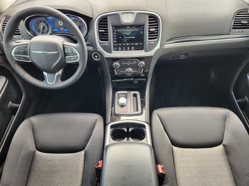 Used 2023 Chrysler 300 Touring w/ Sport Appearance Package RWD image 28