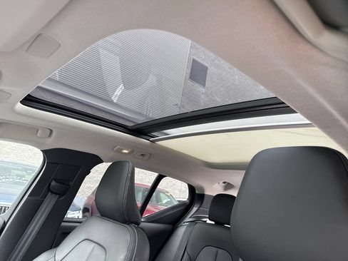 Certified 2026 Volvo XC40 B5 Plus AWD/4WD image 20