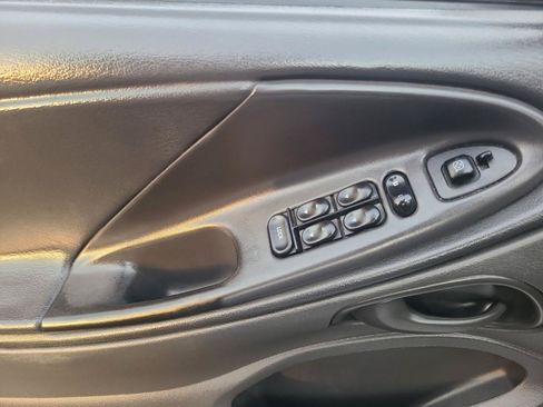 Used 2002 Ford Mustang Convertible RWD image 10