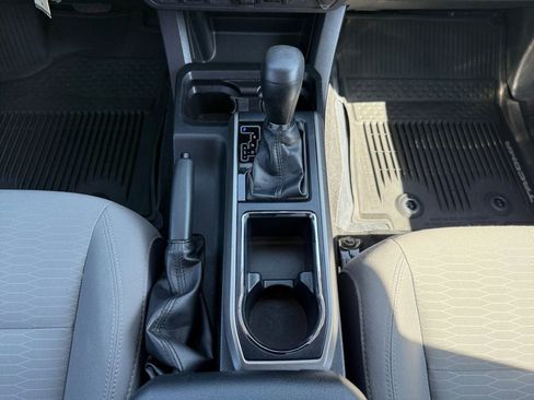 Used 2019 Toyota Tacoma SR5 AWD/4WD image 15