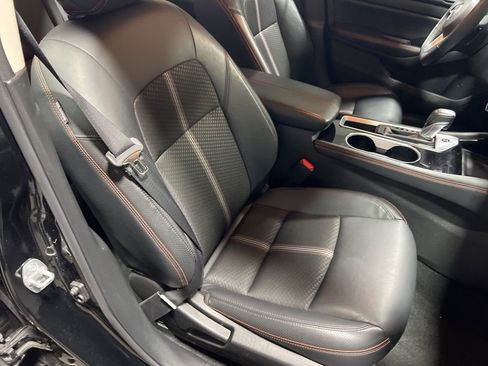 Used 2025 Nissan Altima 2.5 SR image 9