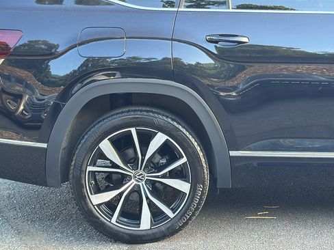 Used 2024 Volkswagen Atlas SEL Premium R-Line AWD/4WD image 9