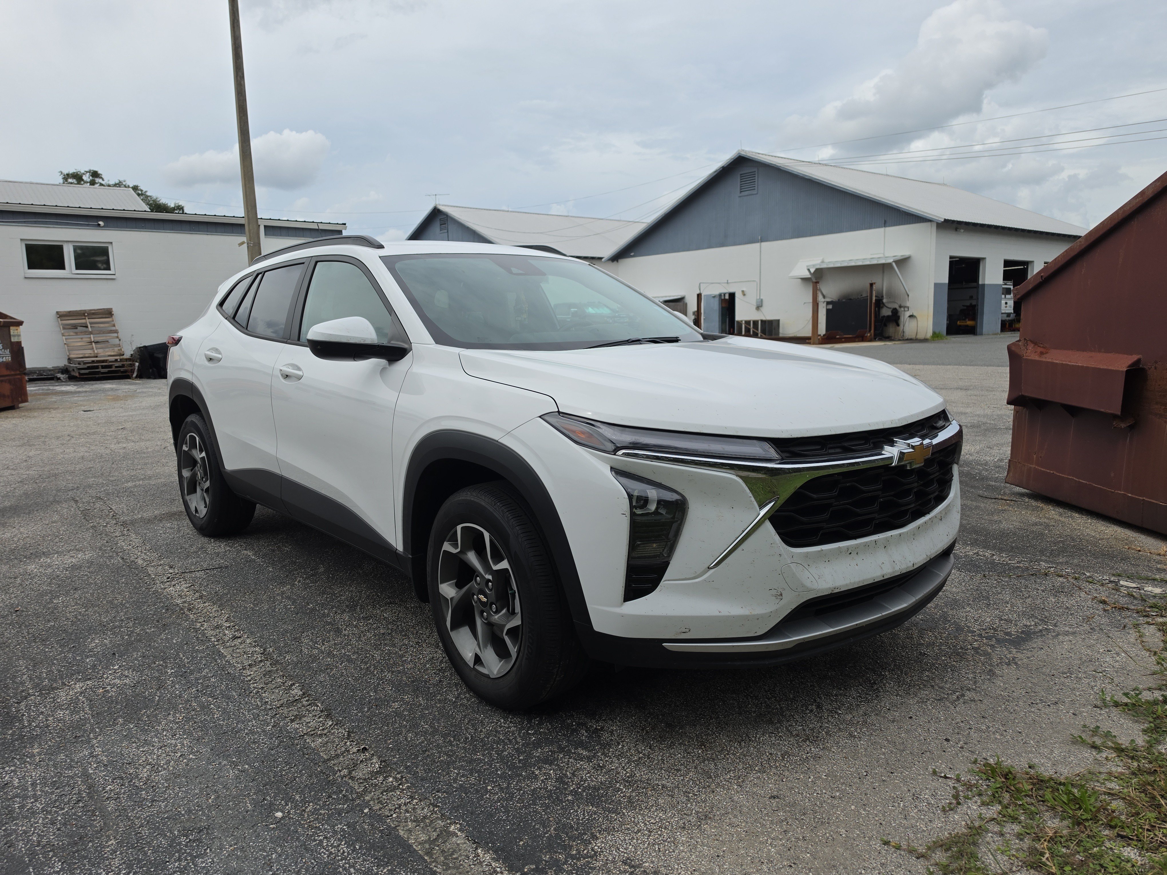 Used 2024 Chevrolet Trax LT w/ Driver Confidence Package FWD image 1