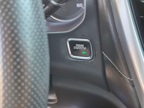 Used 2022 GMC Acadia SLE w/ Driver Convenience Package FWD image 20