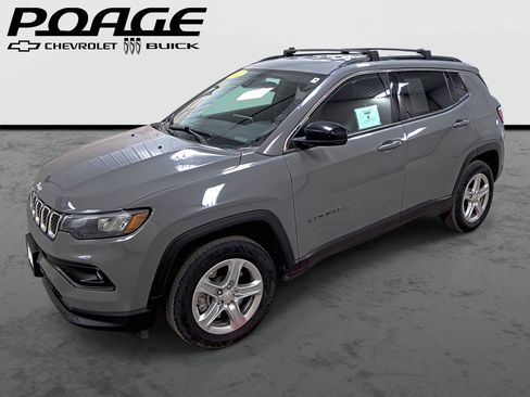 Used 2023 Jeep Compass Latitude w/ Convenience Group AWD/4WD image 1