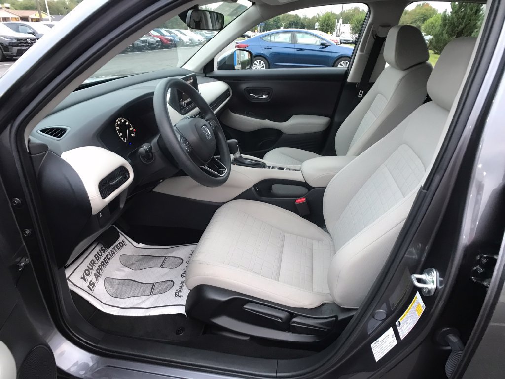 Certified 2024 Honda HR-V LX image 4
