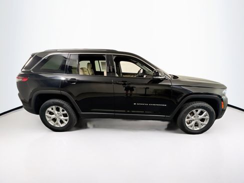 Used 2023 Jeep Grand Cherokee Limited image 4