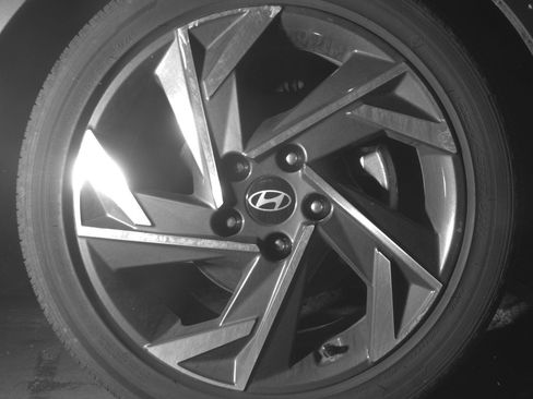 Used 2025 Hyundai Elantra SEL FWD image 13