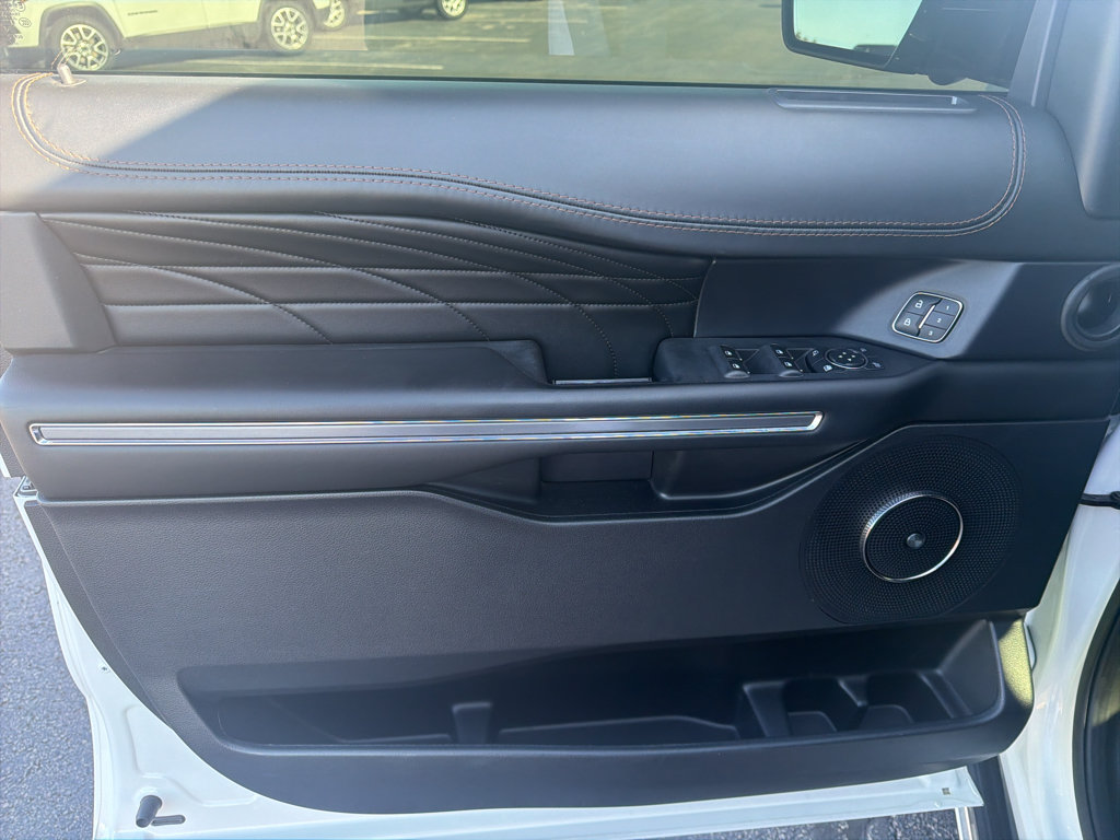 Used 2020 Ford Expedition Platinum AWD/4WD image 12