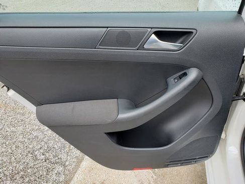 Used 2012 Volkswagen Jetta S FWD image 13
