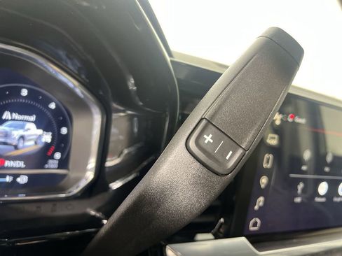 Used 2023 GMC Sierra 1500 SLE AWD/4WD image 7