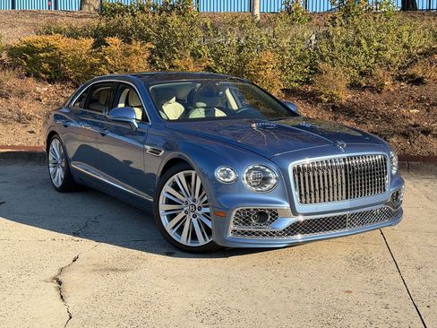 Used 2023 Bentley Flying Spur W12 image 7