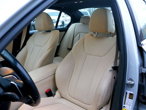 Used 2020 BMW 330i Sedan w/ Convenience Package image 16