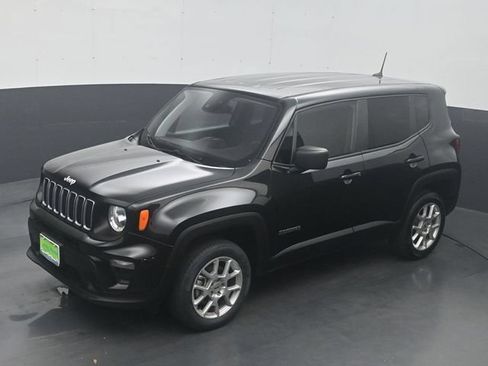 Used 2023 Jeep Renegade Latitude AWD/4WD image 21