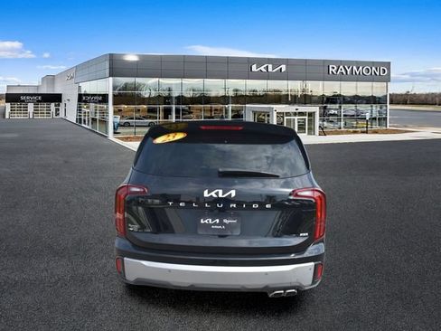 Used 2023 Kia Telluride S w/ S Sunroof Package AWD/4WD image 4