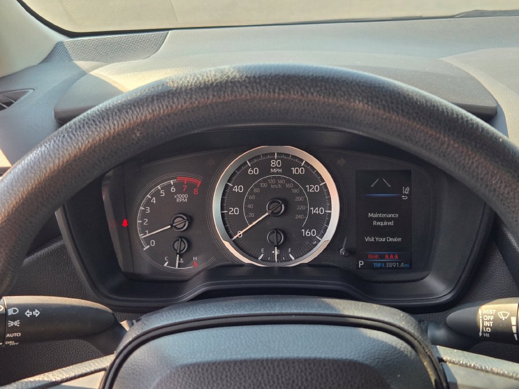 Used 2022 Toyota Corolla LE FWD image 35
