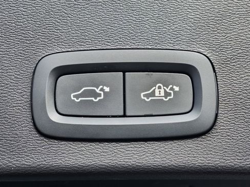 Used 2026 Volvo XC40 B5 Ultra w/ Protection Package Premier image 25