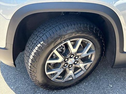 Certified 2023 GMC Acadia SLE w/ Driver Convenience Package AWD/4WD image 24