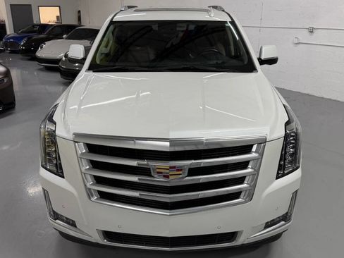 Used 2020 Cadillac Escalade Luxury image 24