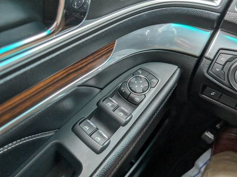 Used 2016 Ford Explorer Limited image 21