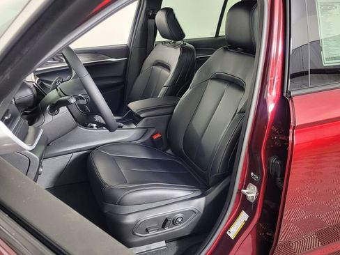 New 2025 Jeep Grand Cherokee Limited image 15