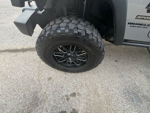 Used 2017 Jeep Wrangler Unlimited Sport w/ Quick Order Package 24S image 9