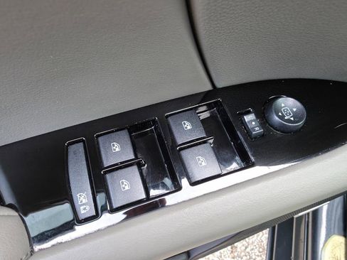 Used 2013 Cadillac XTS Luxury w/ Driver Awareness Package image 27