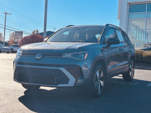 Used 2025 Volkswagen Taos S image 3