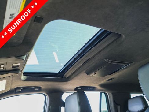 Used 2018 Cadillac Escalade Platinum image 12